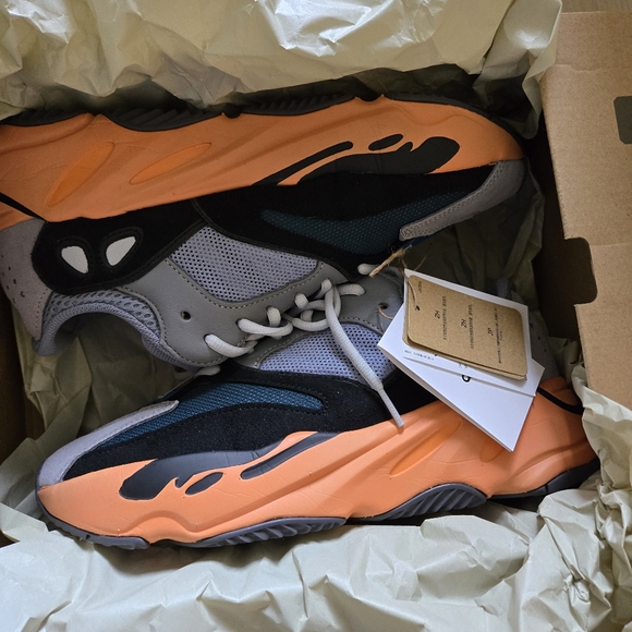 Brand new Yeezy 700 washed orange us size 9.5 - Picture 2 of 13